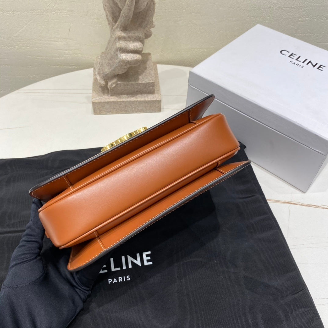 CELINE Triomphe Medium Bag