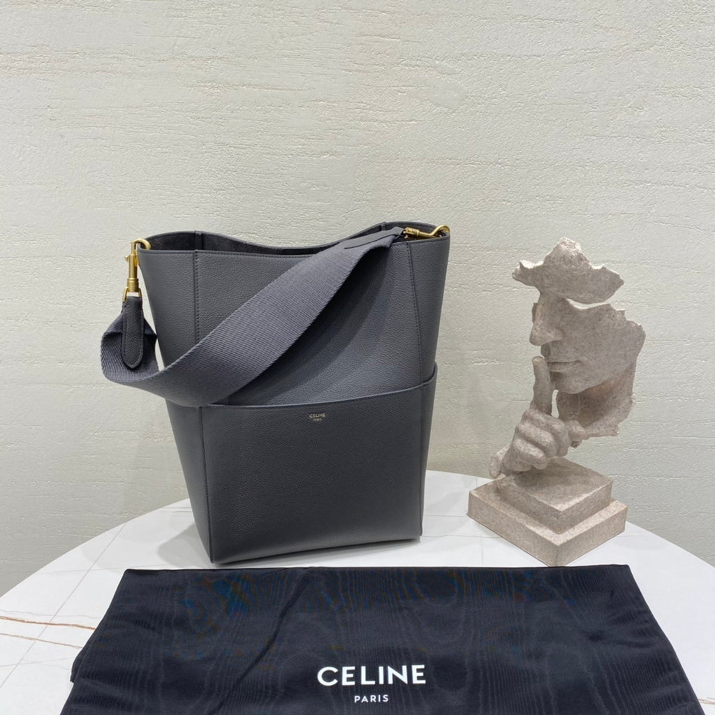 CELINE Sangle Bucket Bag