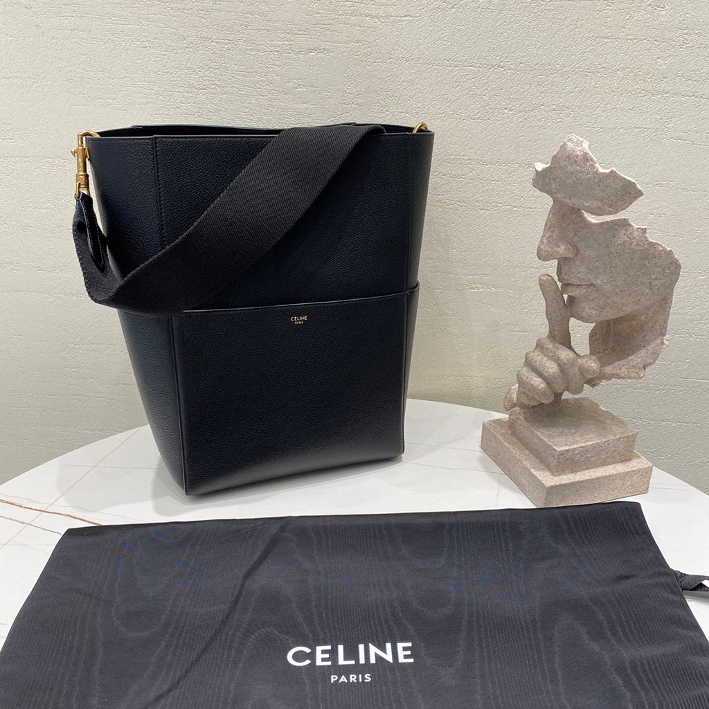 CELINE Sangle Bucket Bag