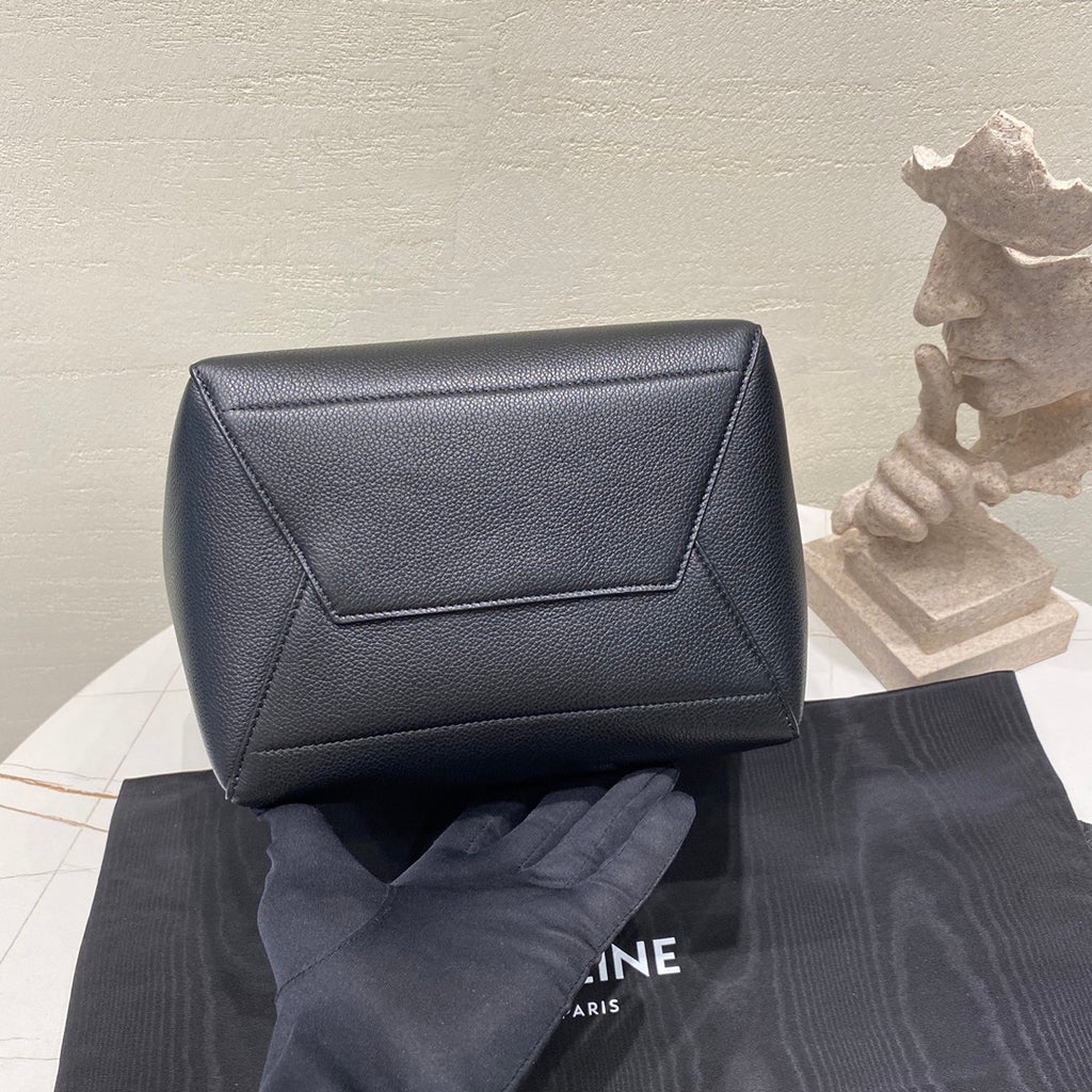 CELINE Sangle Bucket Bag