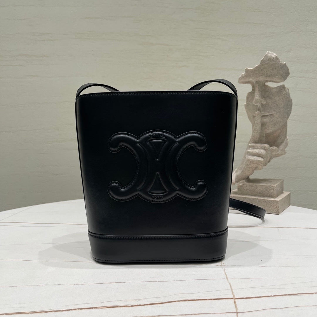 CELINE Cuir Triomphe Bucket Bag
