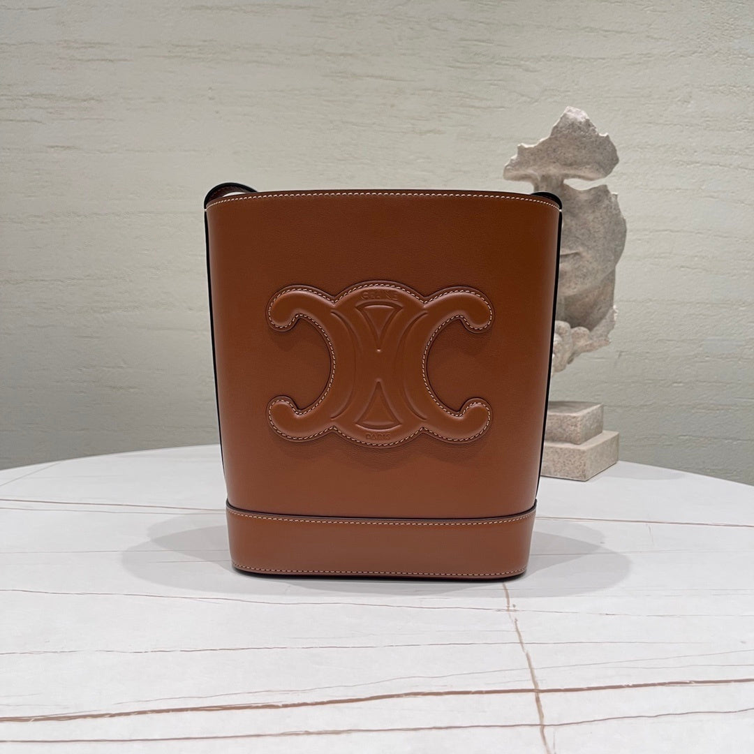 CELINE Cuir Triomphe Bucket Bag