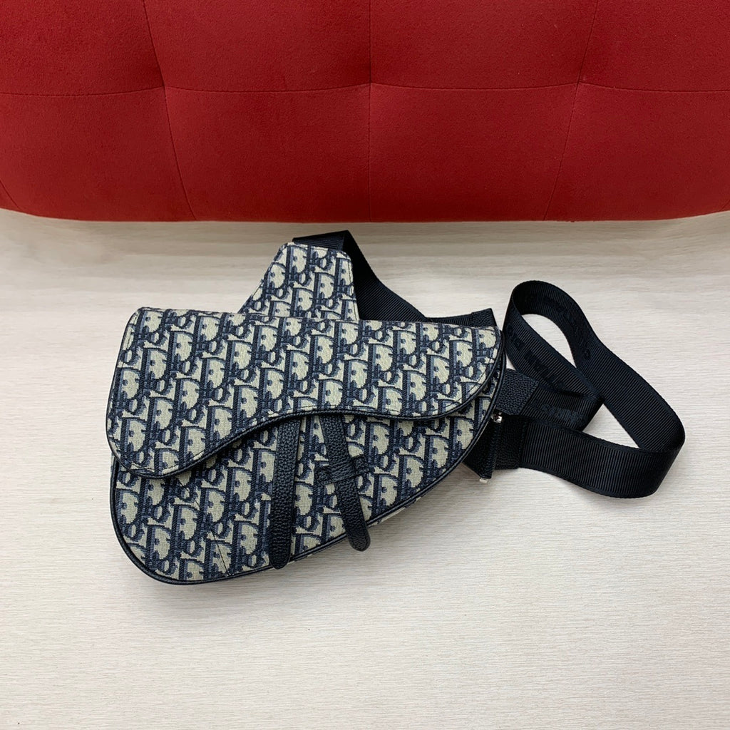 CHRISTIAN DIOR Saddle Bag