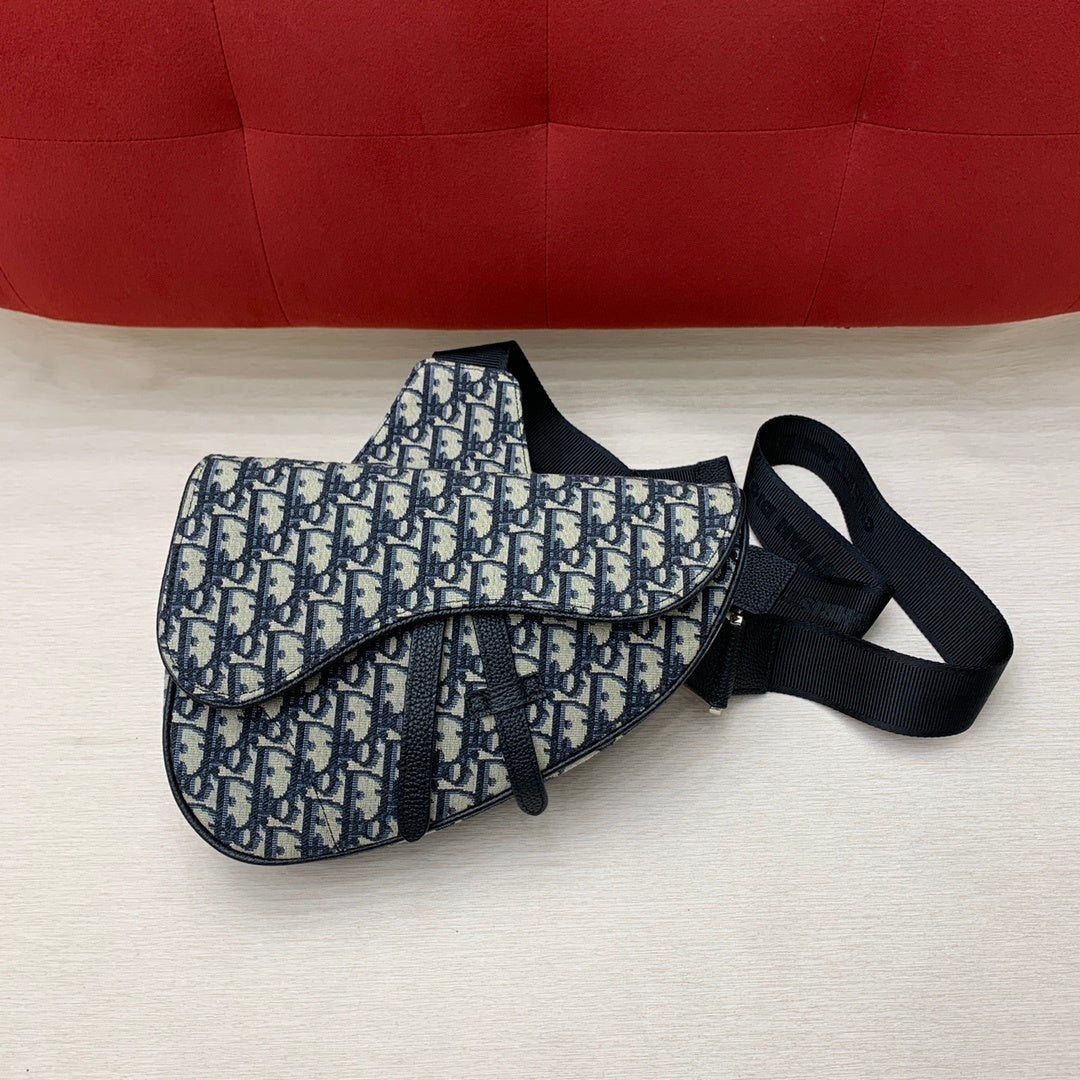 CHRISTIAN DIOR Saddle Bag