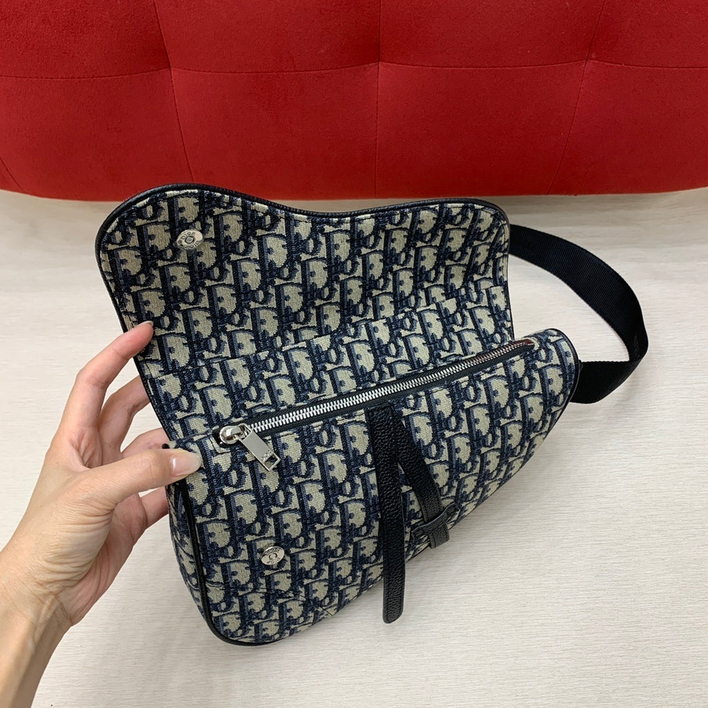 CHRISTIAN DIOR Saddle Bag
