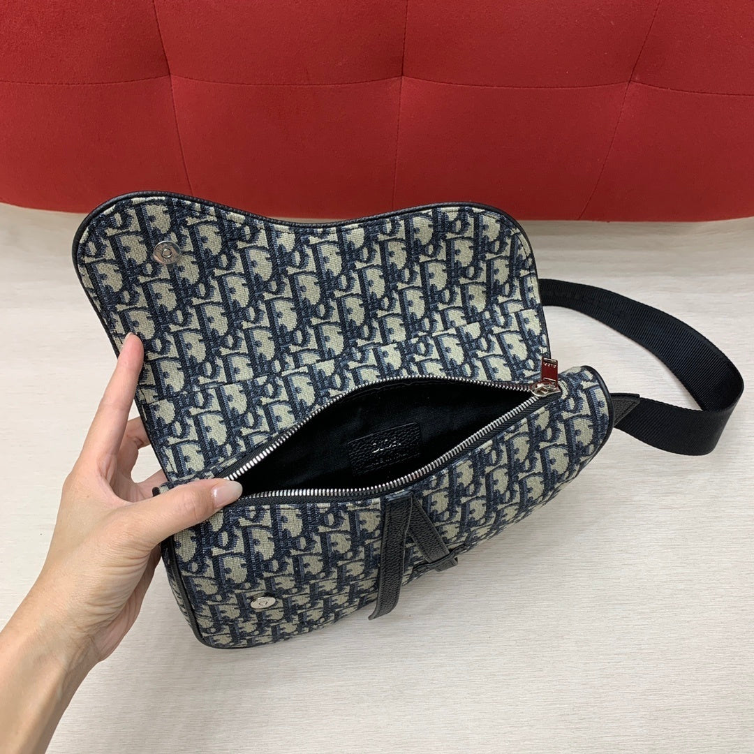 CHRISTIAN DIOR Saddle Bag