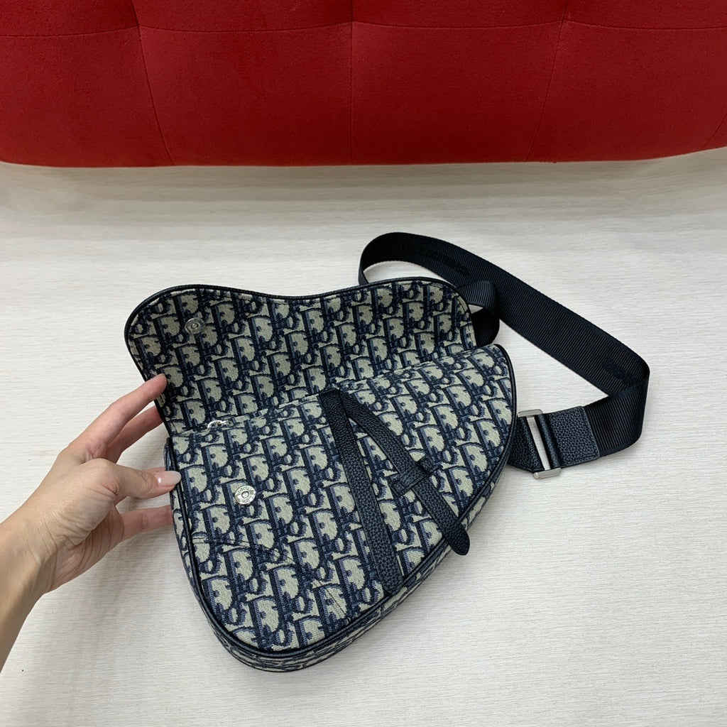 CHRISTIAN DIOR Saddle Bag