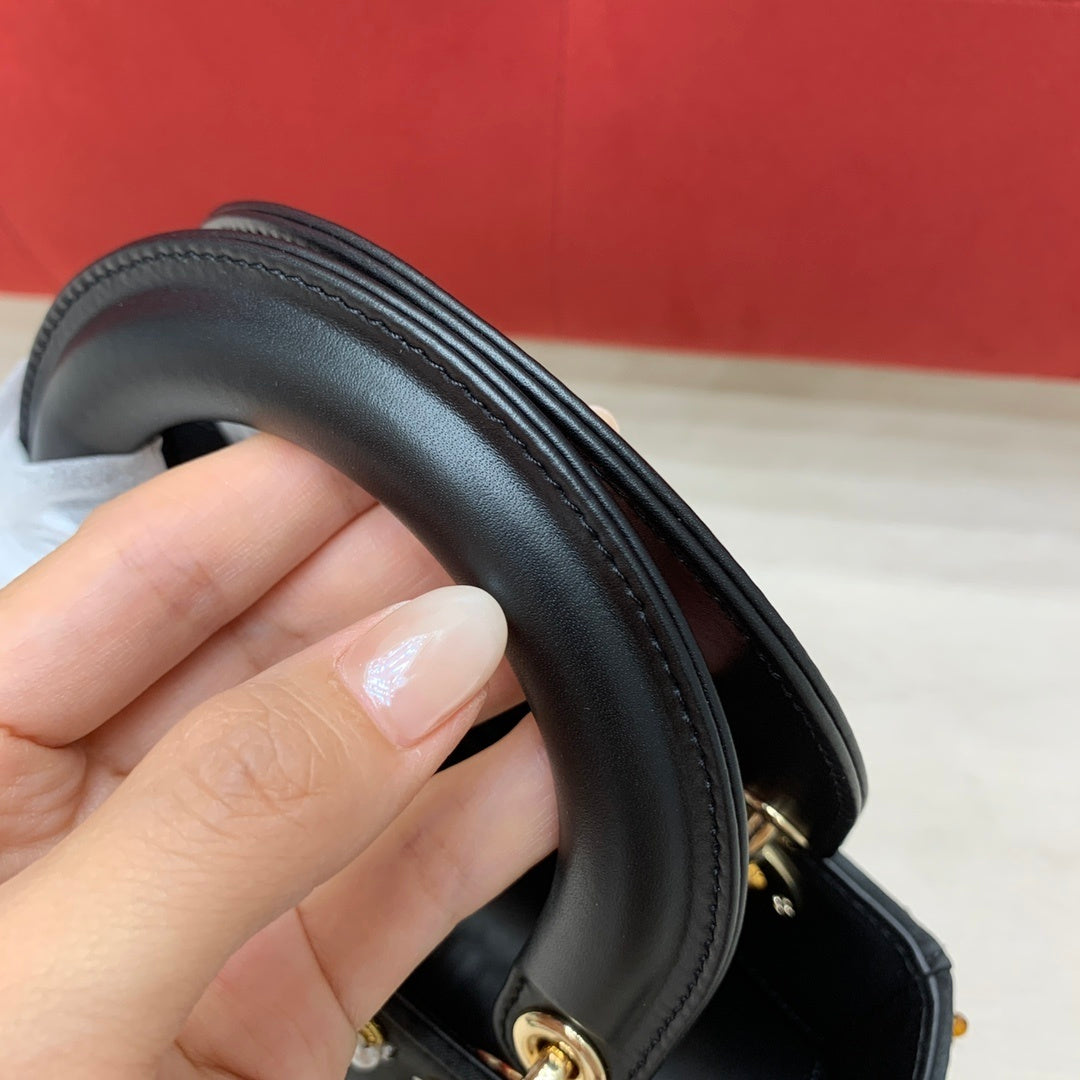 CHRISTIAN DIOR Lady Dior Medium Bag
