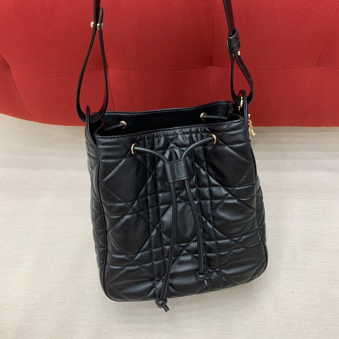 CHRISTIAN DIOR D-Motion Bag Medium