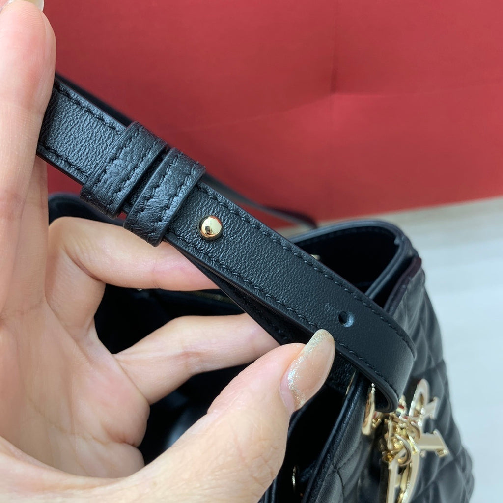 CHRISTIAN DIOR D-Motion Bag Medium