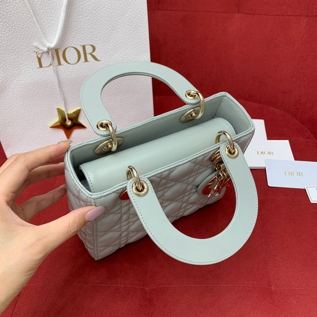 CHRISTIAN DIOR Lady Dior Medium Bag