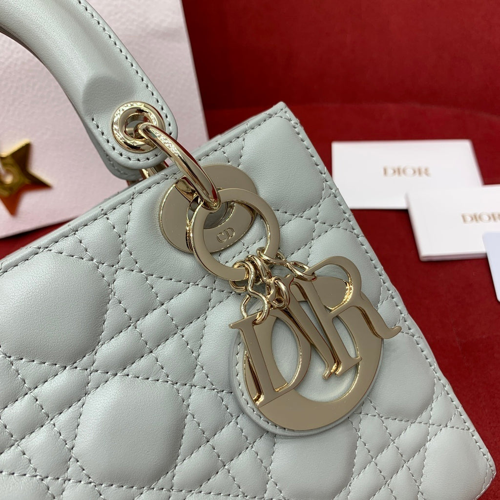 CHRISTIAN DIOR Lady Dior Medium Bag