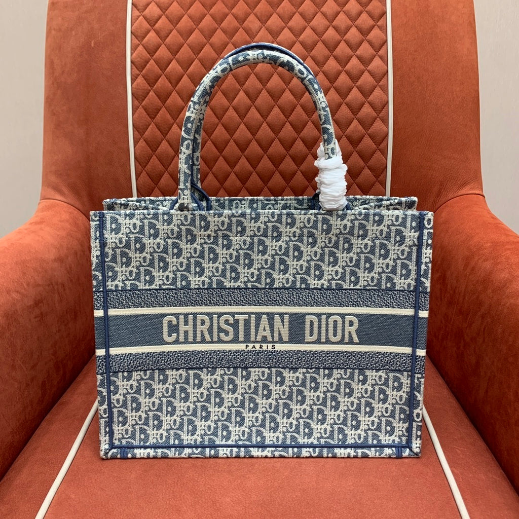 CHRISTIAN DIOR Book Tote Medium