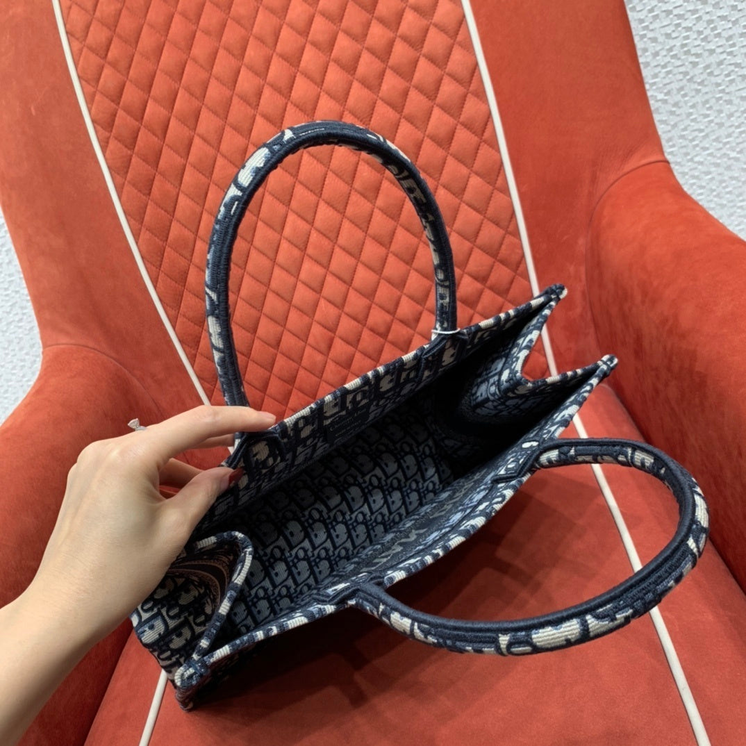 CHRISTIAN DIOR Book Tote Medium