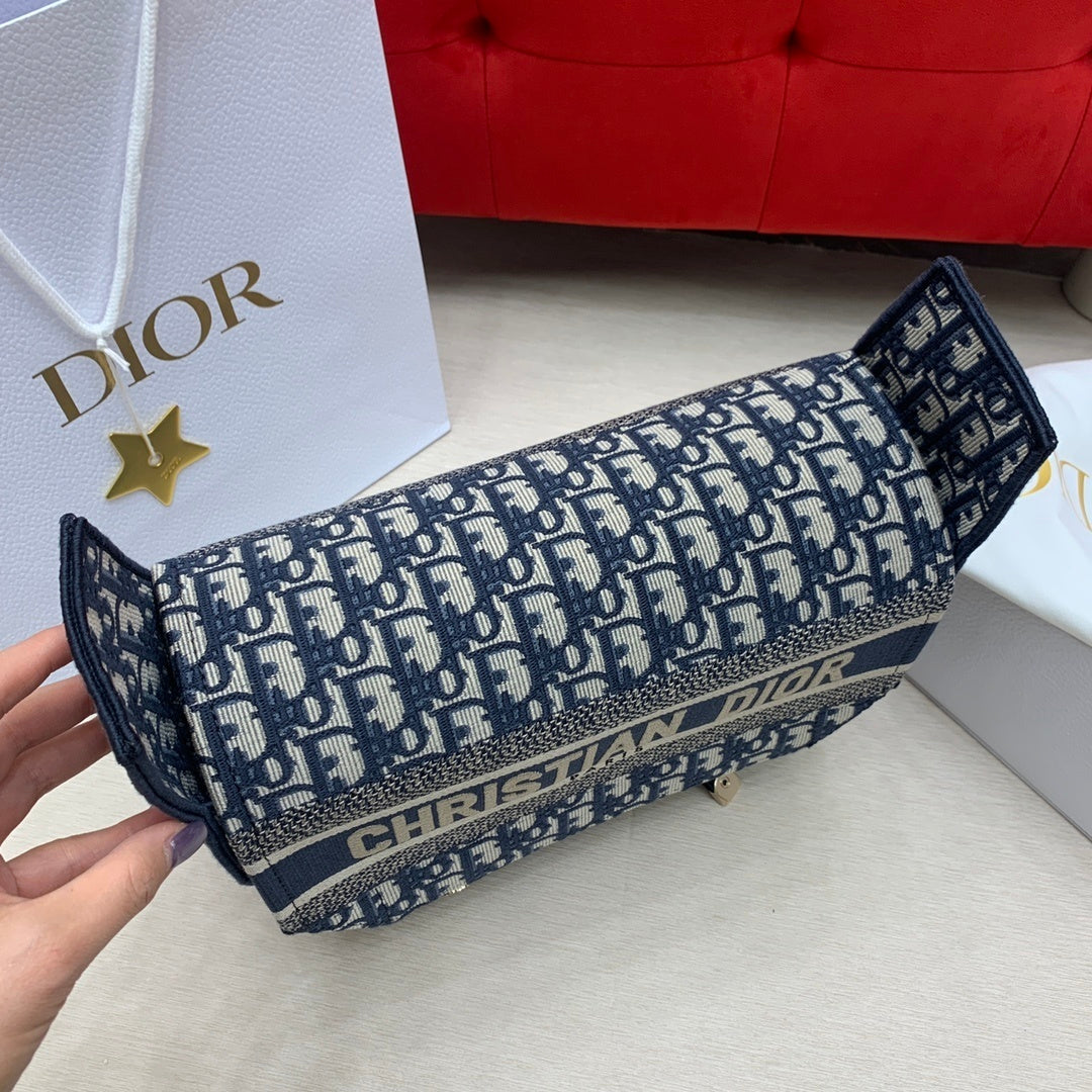 CHRISTIAN DIOR Camp Messenger Bag Large