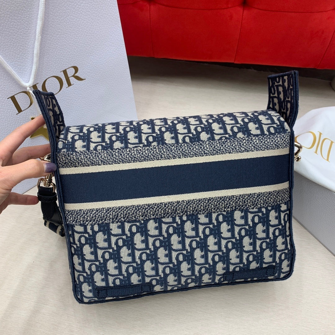 CHRISTIAN DIOR Camp Messenger Bag Large