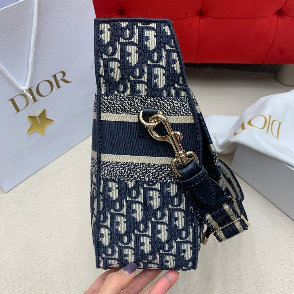 CHRISTIAN DIOR Camp Messenger Bag Large