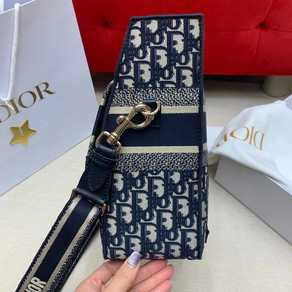 CHRISTIAN DIOR Camp Messenger Bag Large