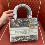 CHRISTIAN DIOR Lady D-Lite Bag Medium
