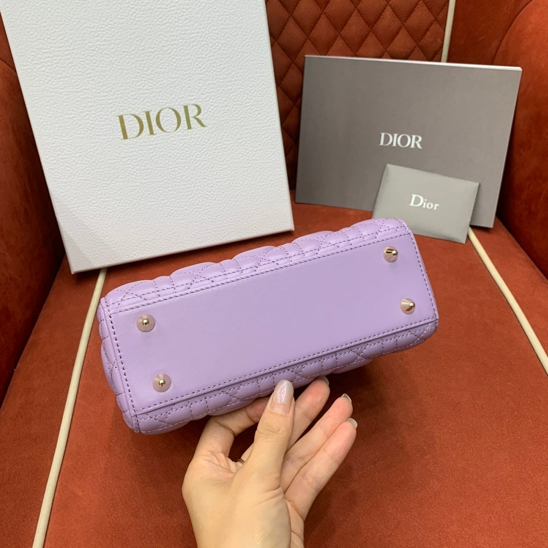 CHRISTIAN DIOR Lady Dior Medium Bag