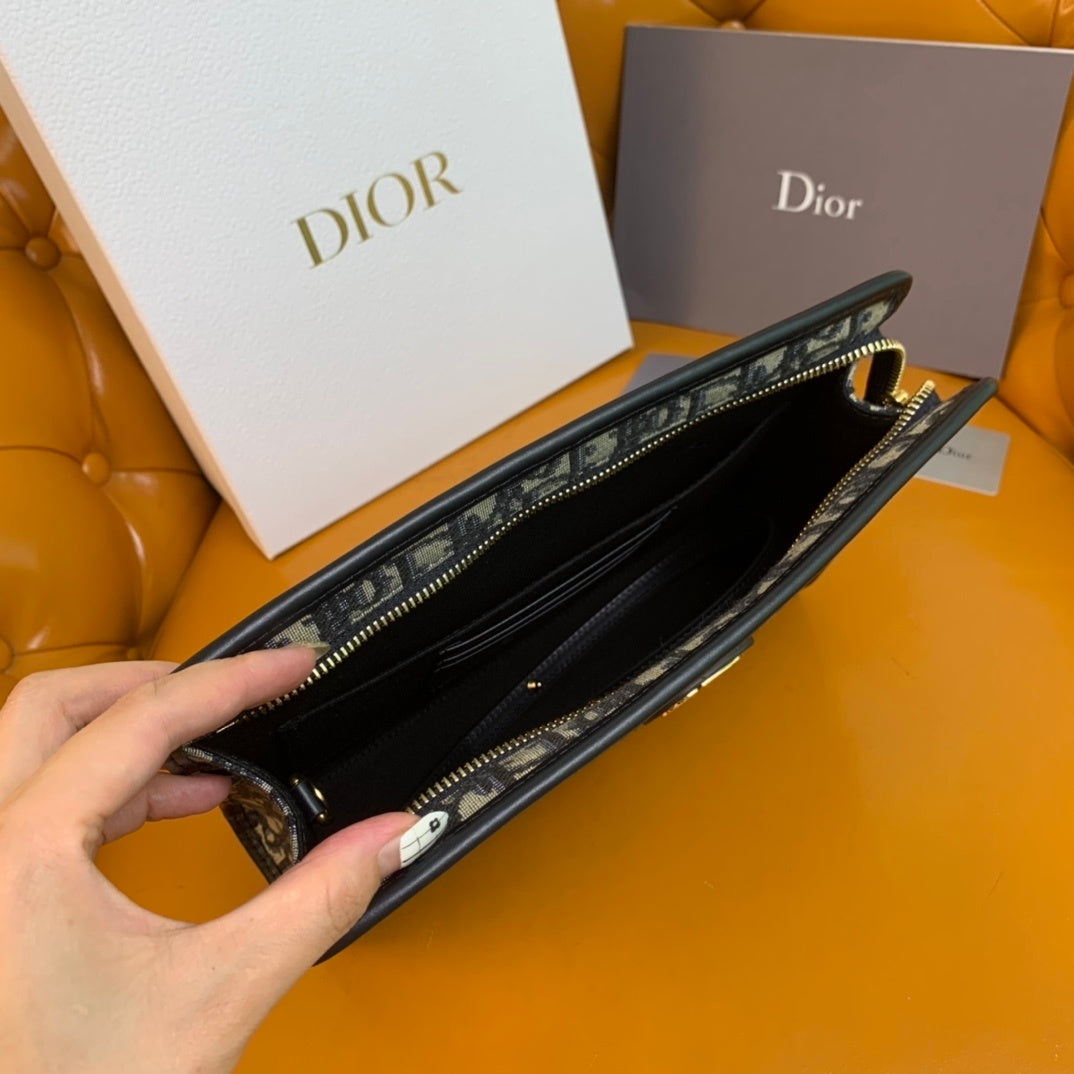 CHRISTIAN DIOR 30 Montaigne Pouch