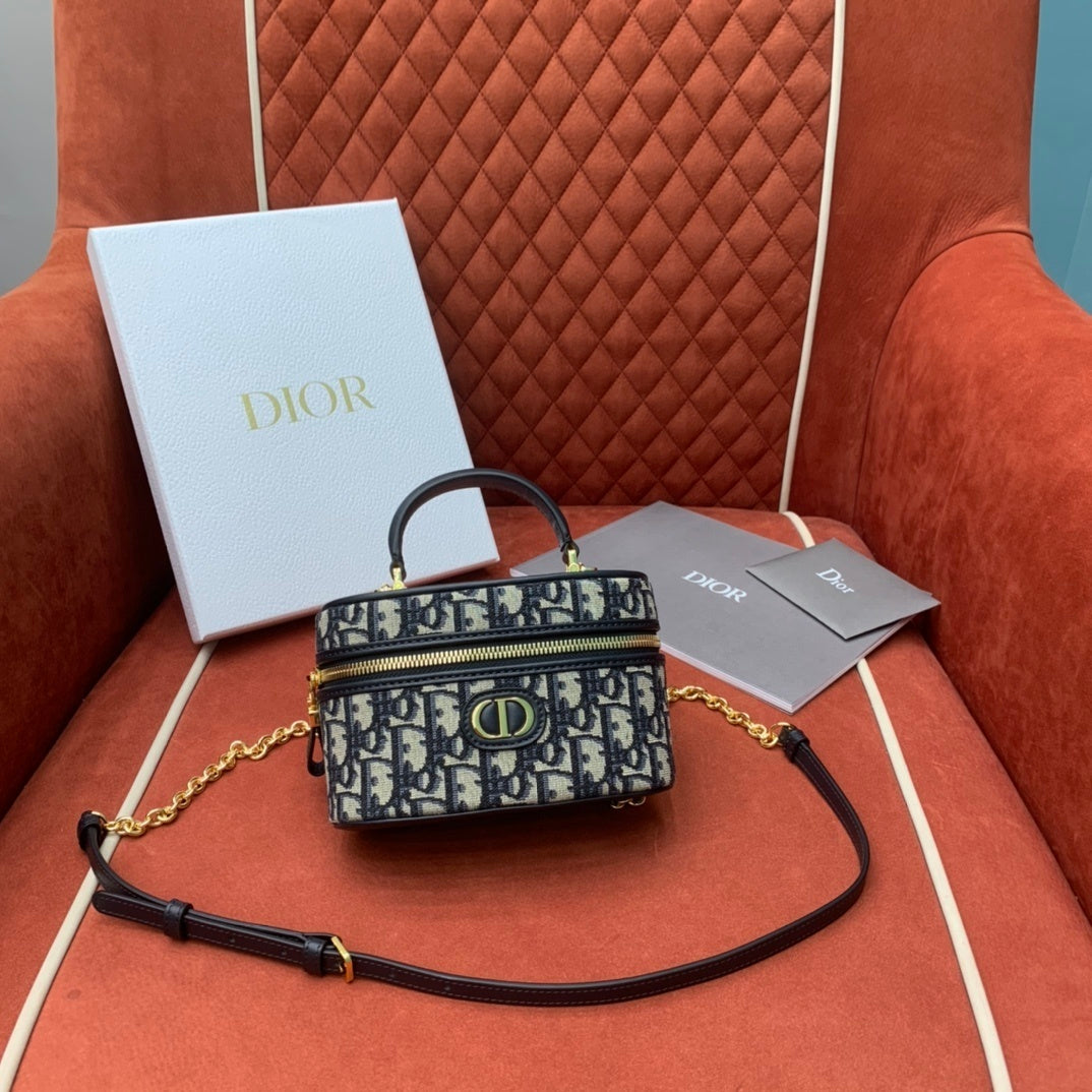 CHRISTIAN DIOR 30 Montaigne Mini Vanity Bag