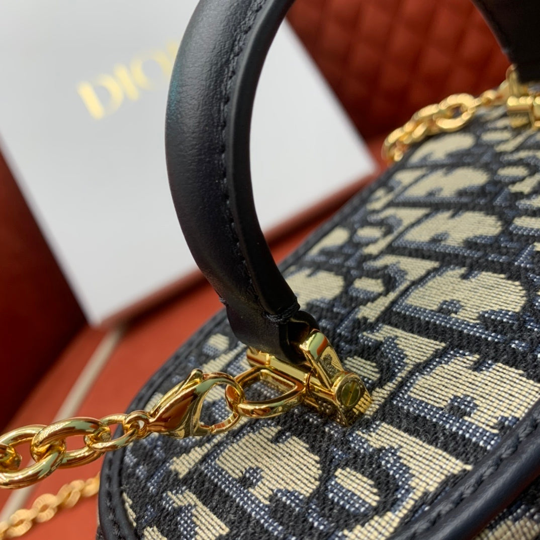 CHRISTIAN DIOR 30 Montaigne Mini Vanity Bag