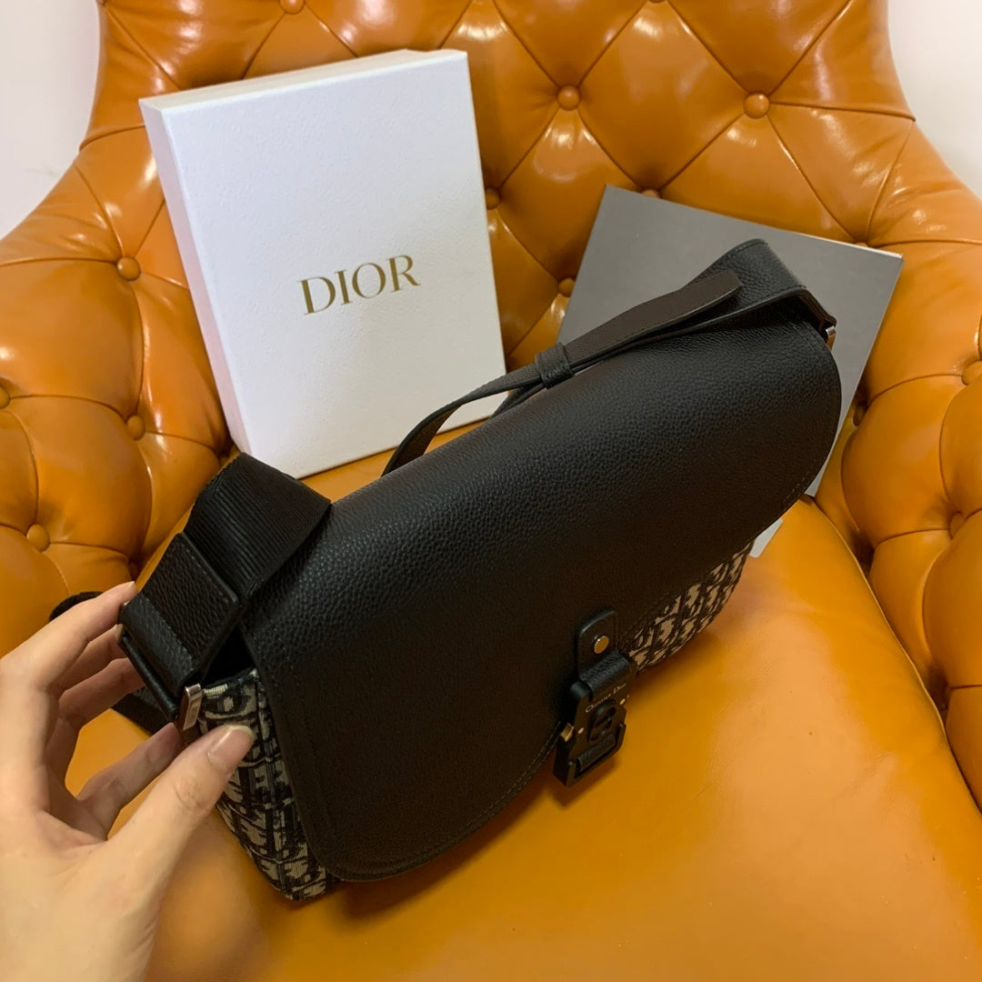Christian Dior Men’s Saddle Messenger Bag (Updated)