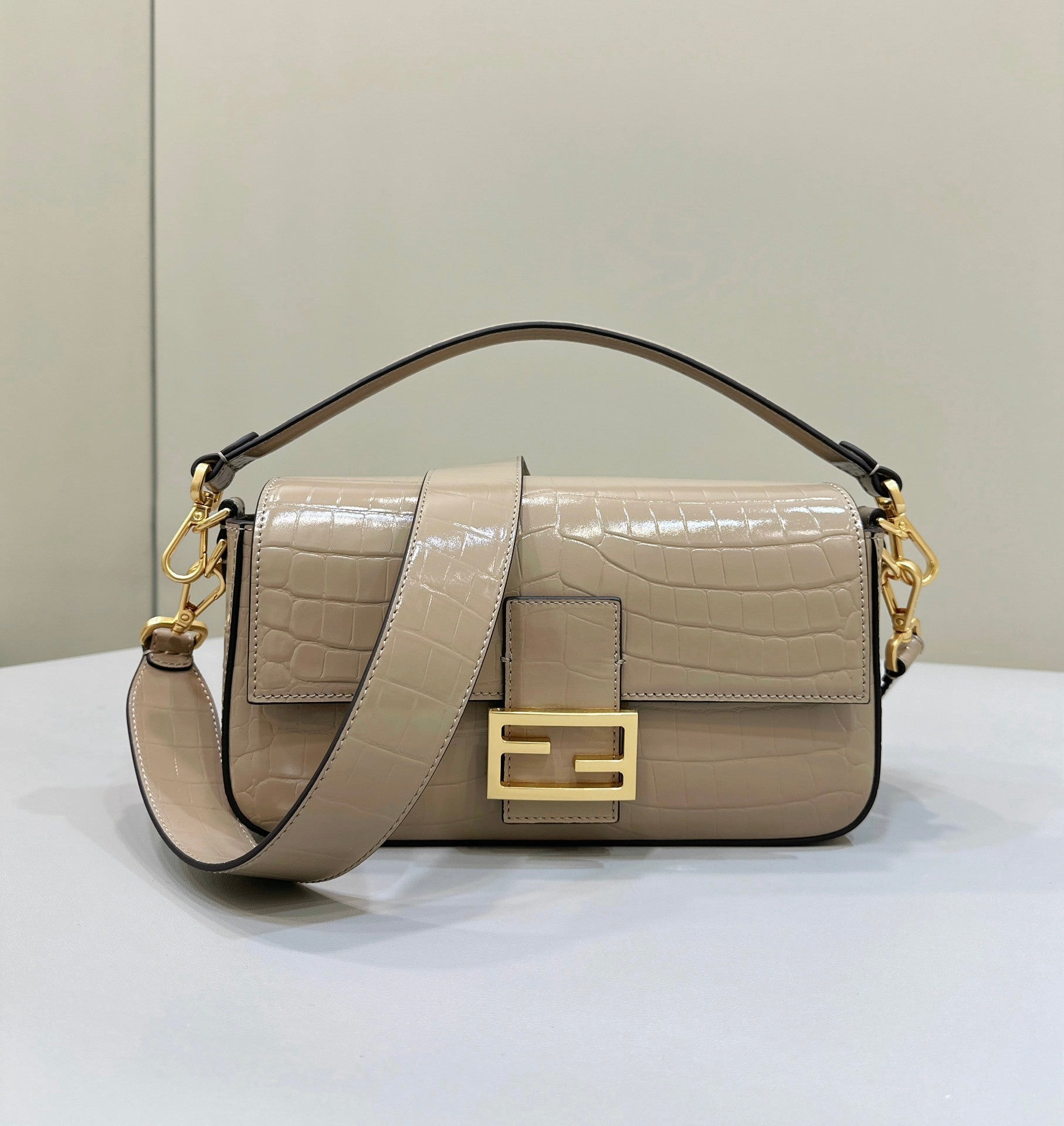 FENDI Baguette Medium Croc-Embossed Handbag