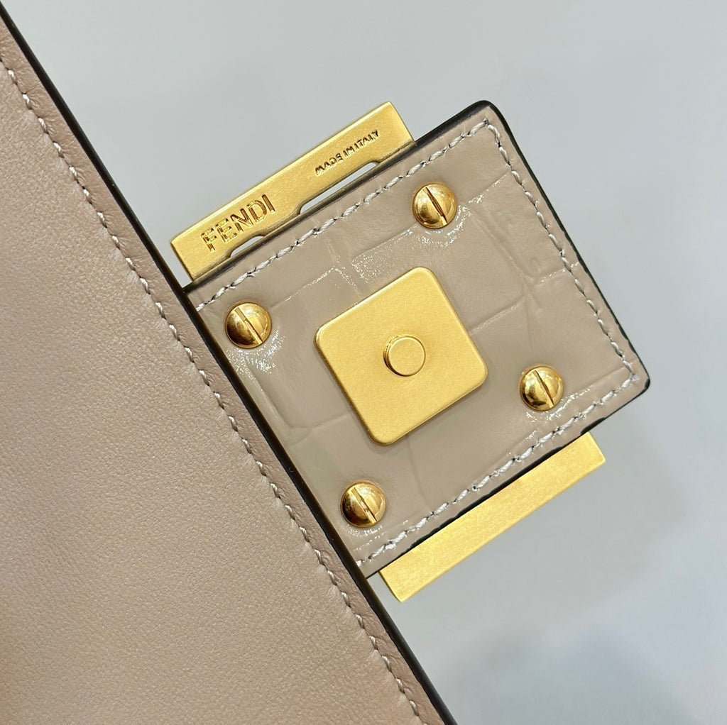 FENDI Baguette Medium Croc-Embossed Handbag