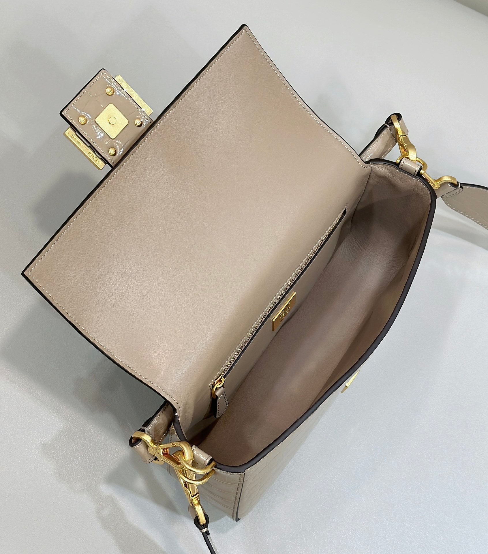 FENDI Baguette Medium Croc-Embossed Handbag
