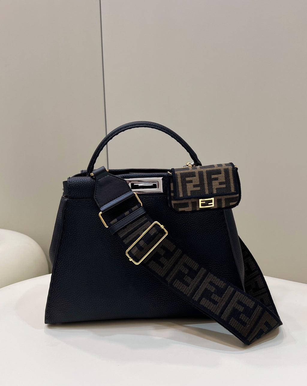 FENDI Classic Peekaboo Large Handbag
