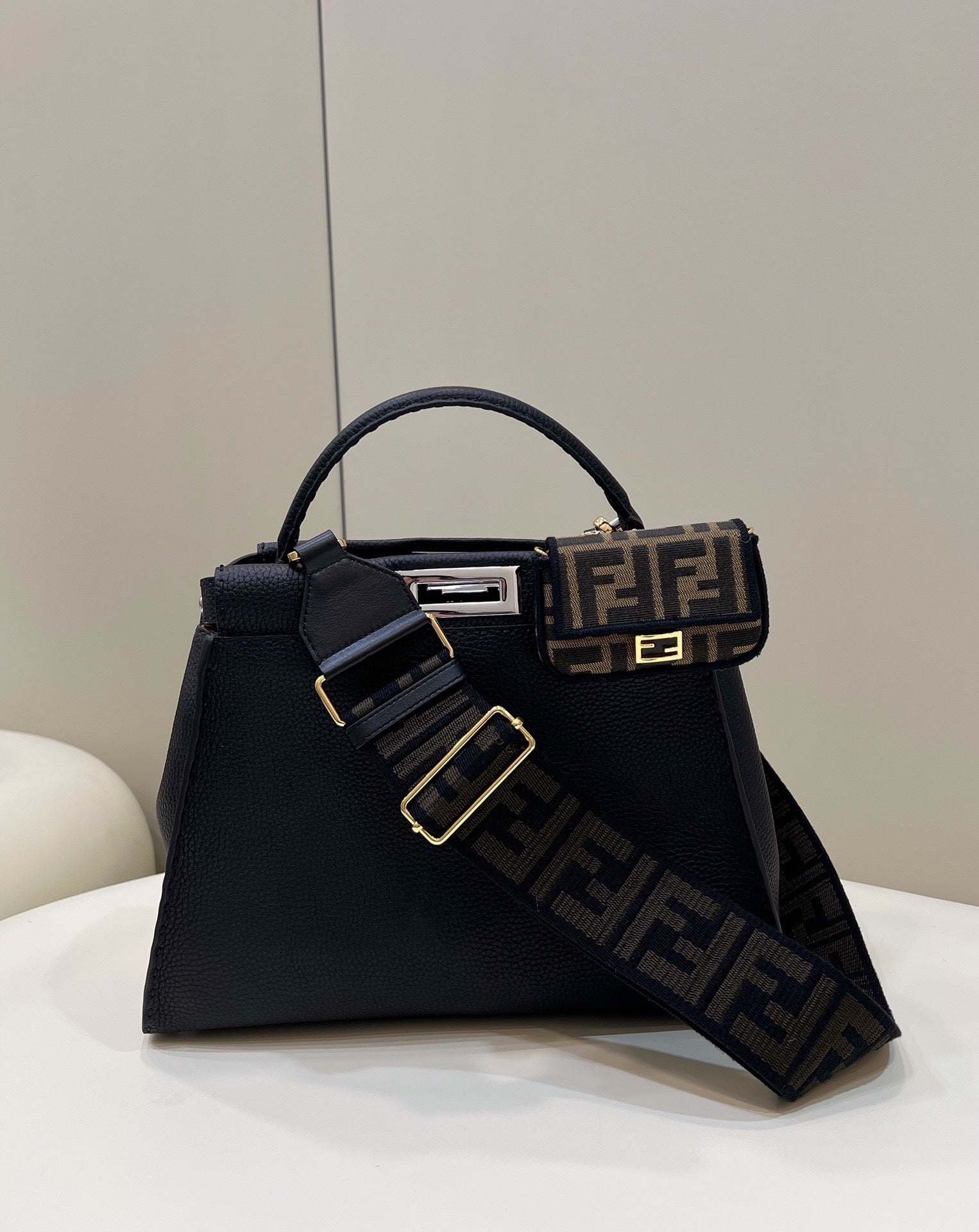 FENDI Classic Peekaboo Large Handbag