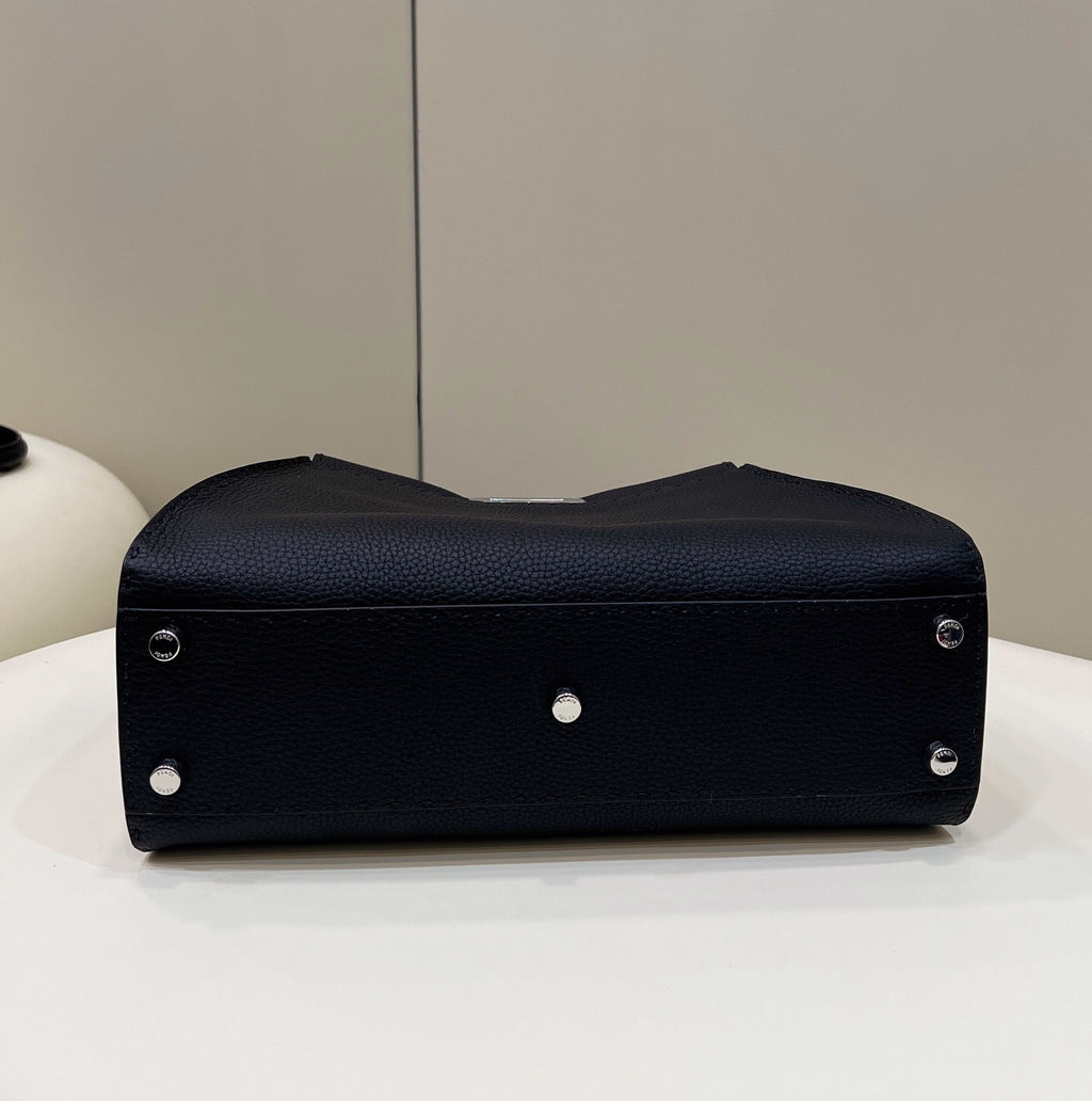 FENDI Classic Peekaboo Large Handbag