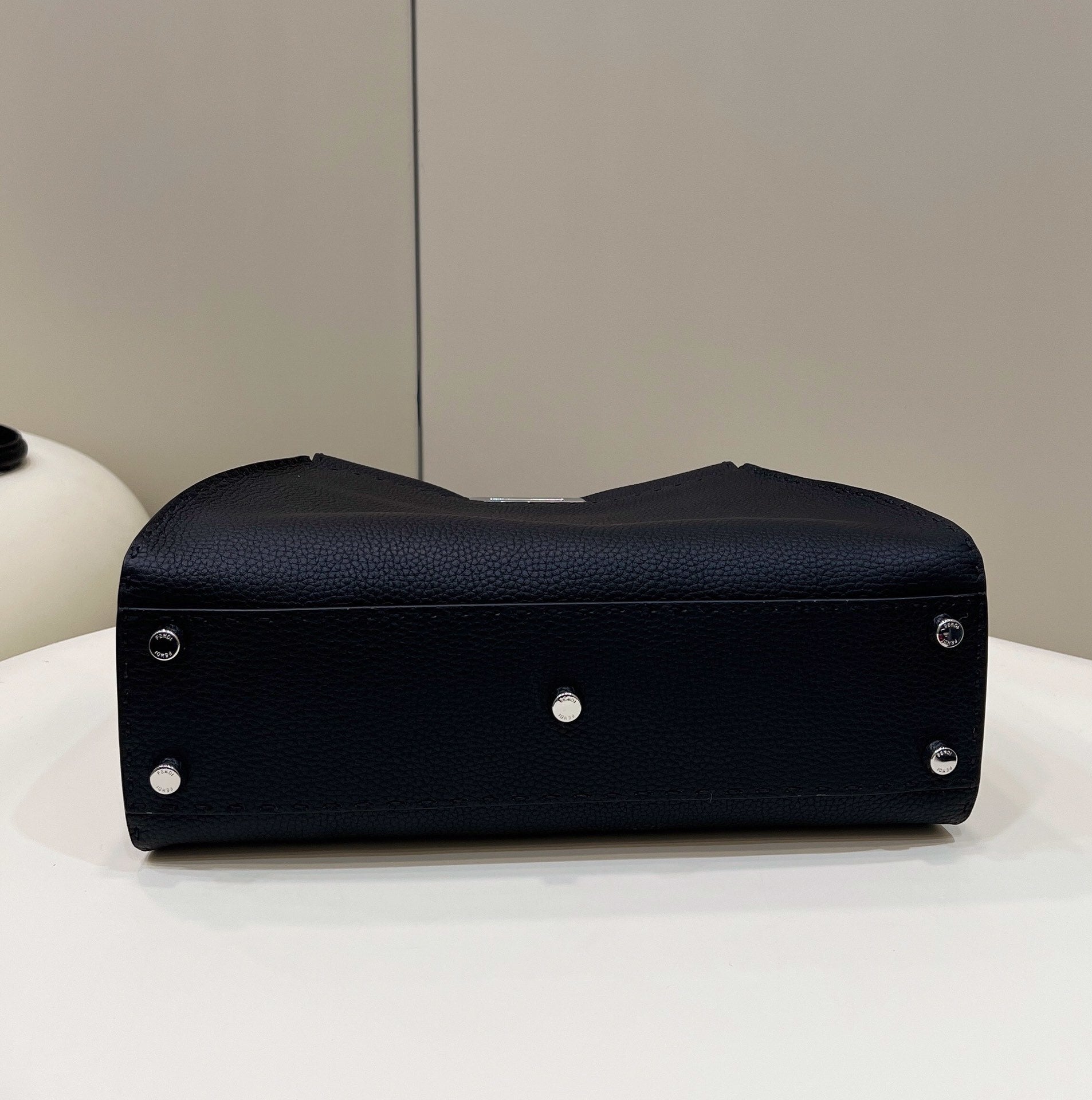 FENDI Classic Peekaboo Large Handbag