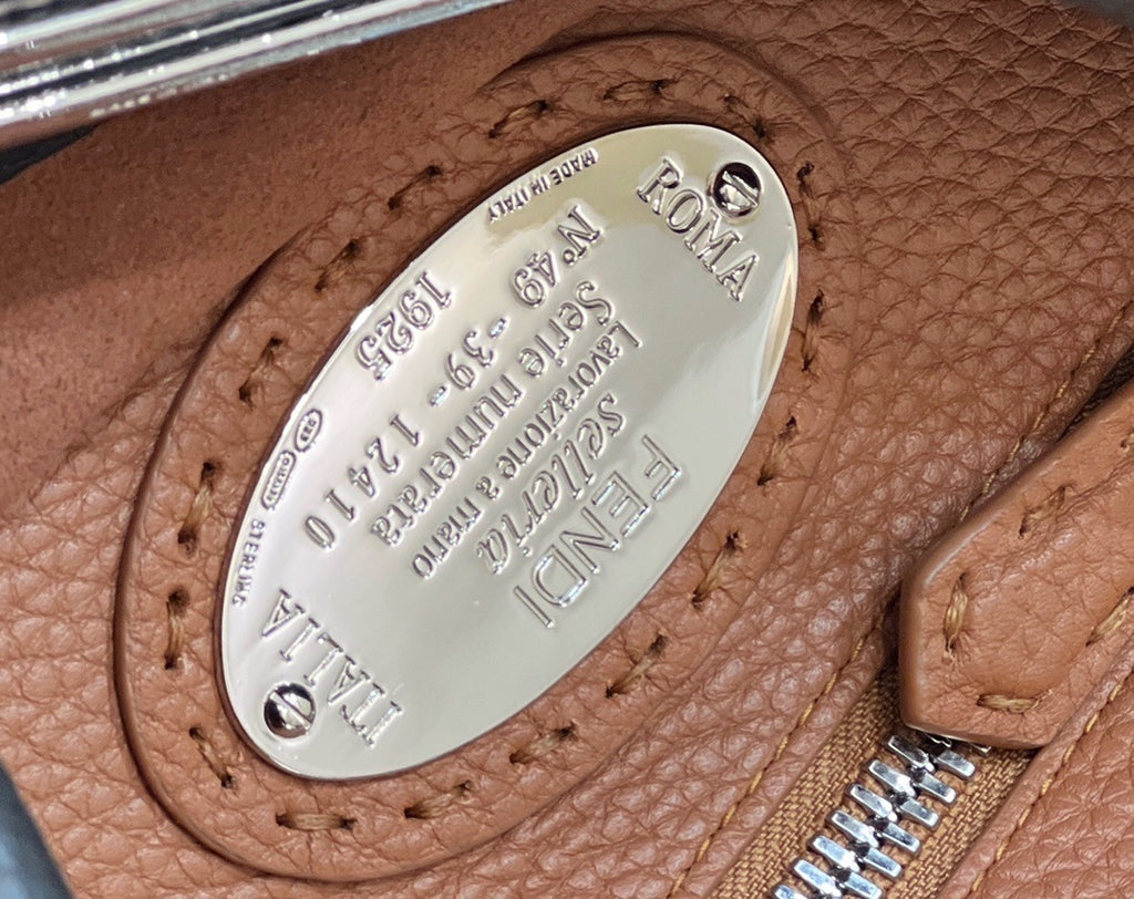 FENDI Classic Peekaboo Large Handbag