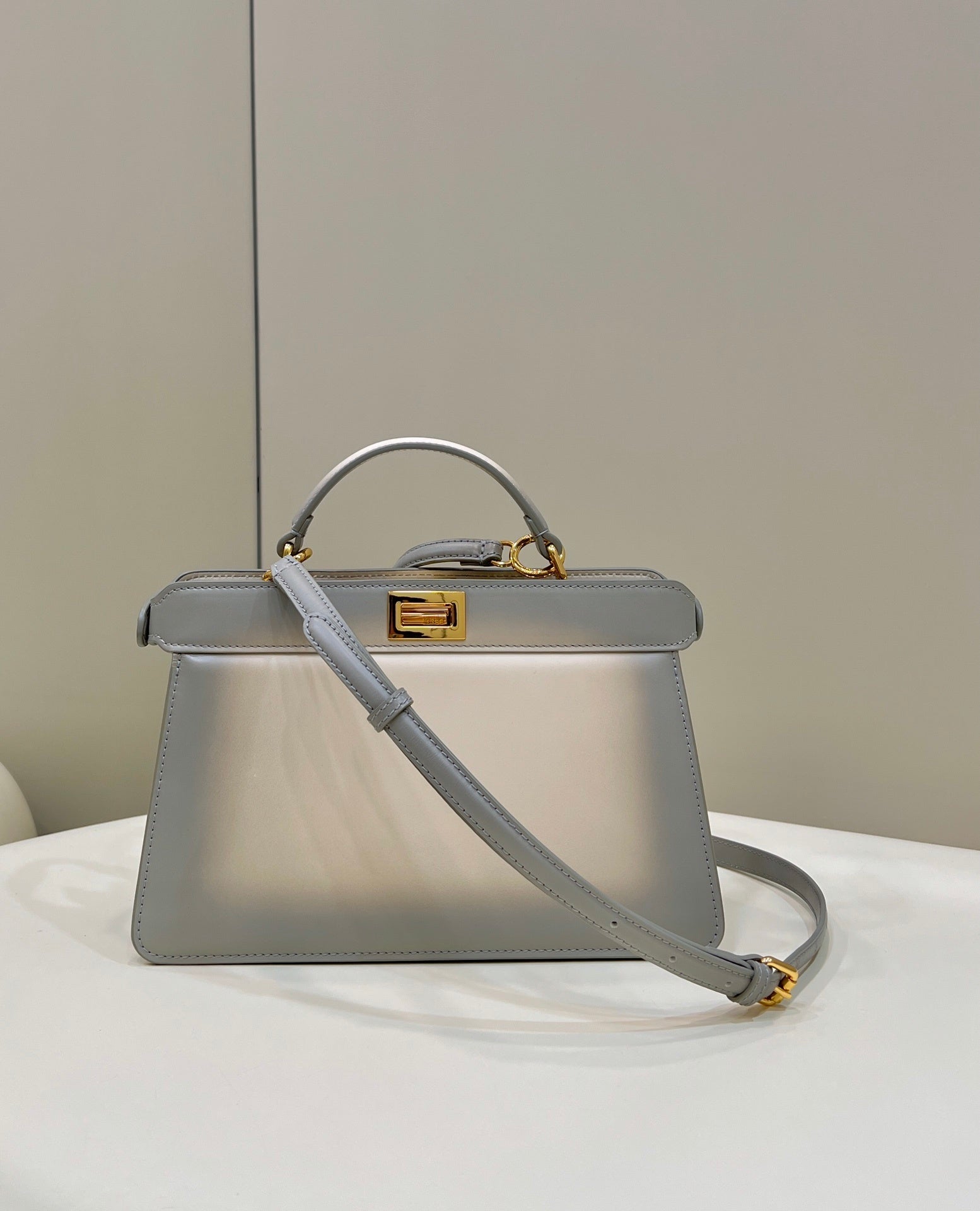 FENDI Peekaboo I See You Gradient Leather Bag
