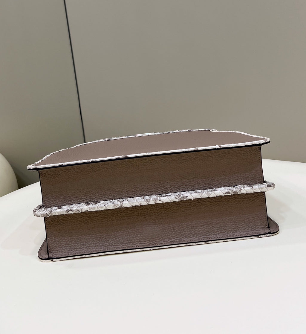FENDI Peekaboo Medium Handbag