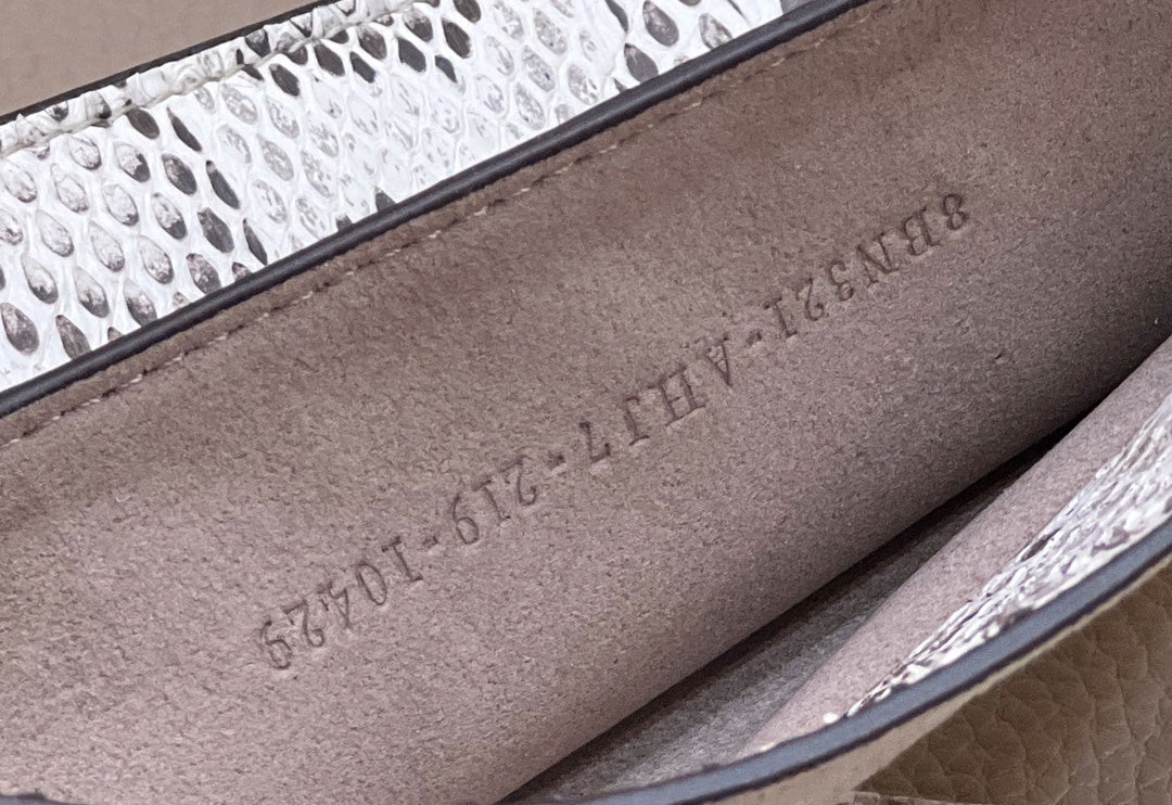 FENDI Peekaboo Medium Handbag