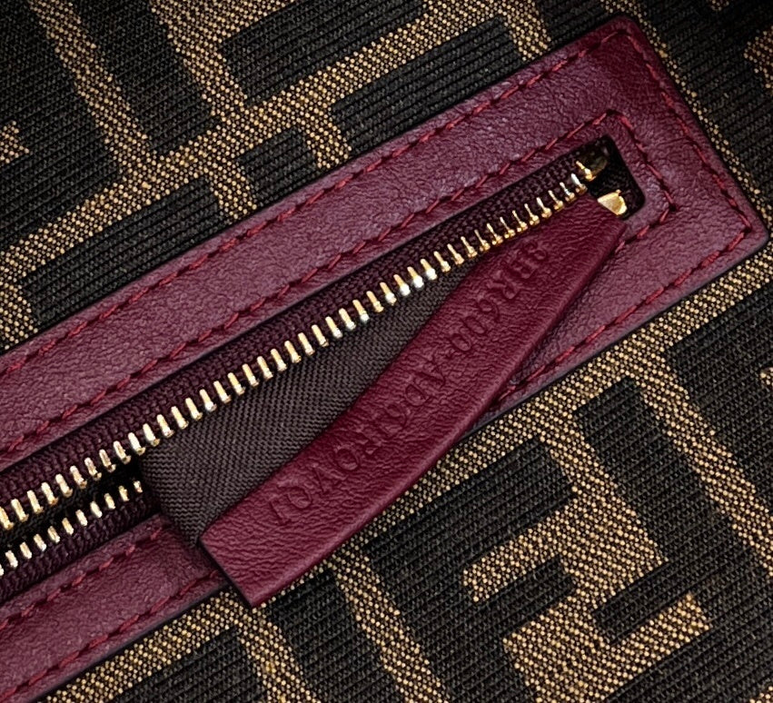 FENDI Raffia Baguette Bag