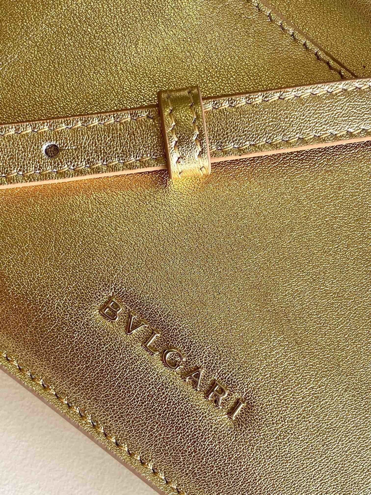 BVLGARI Serpenti Forever Chain Wallet