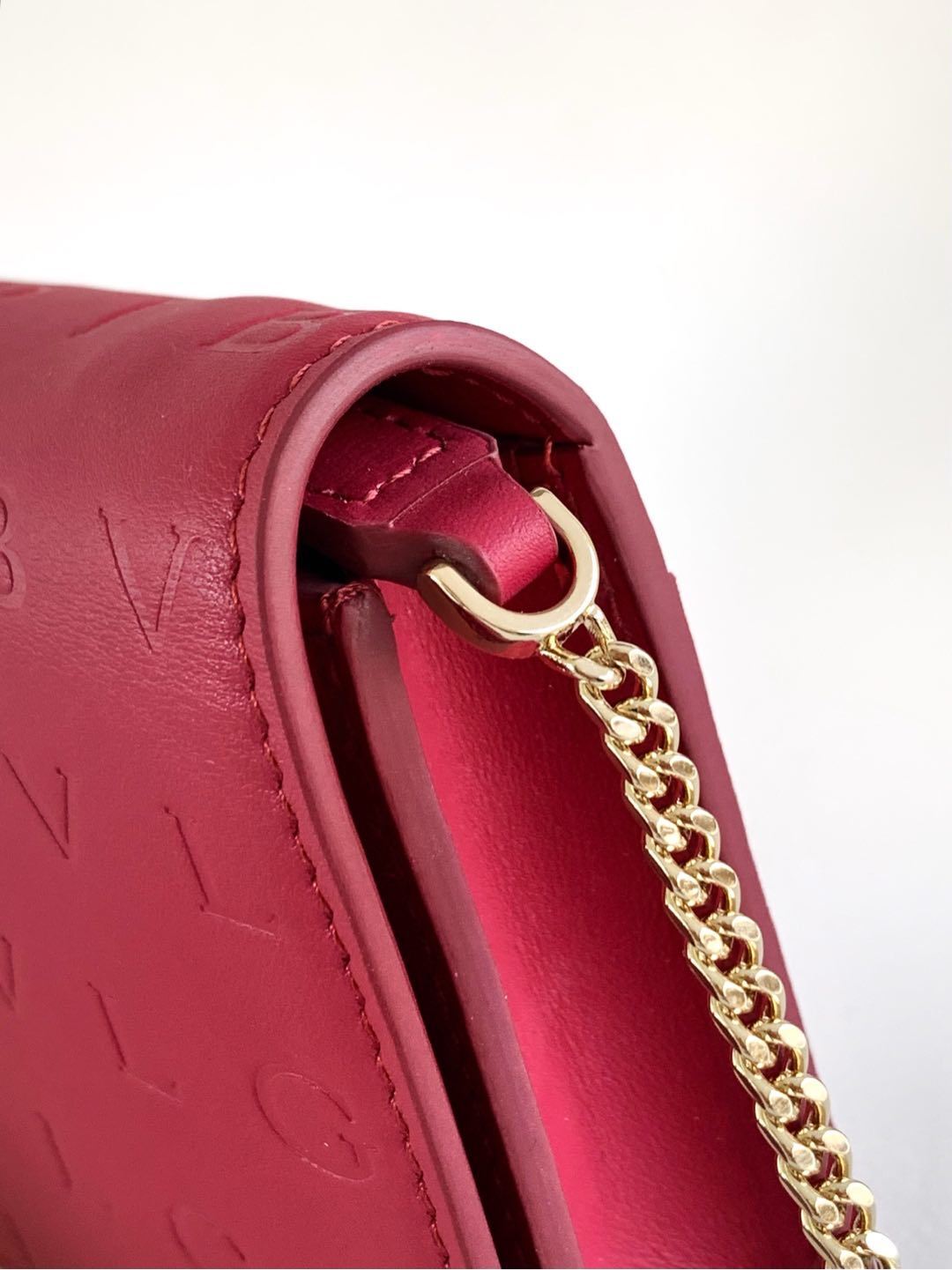 BVLGARI Logo Chain Wallet