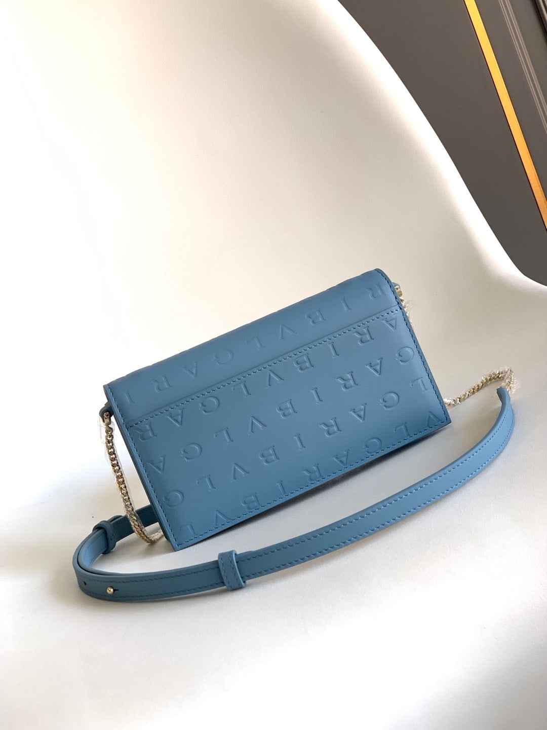 BVLGARI Logo Chain Wallet