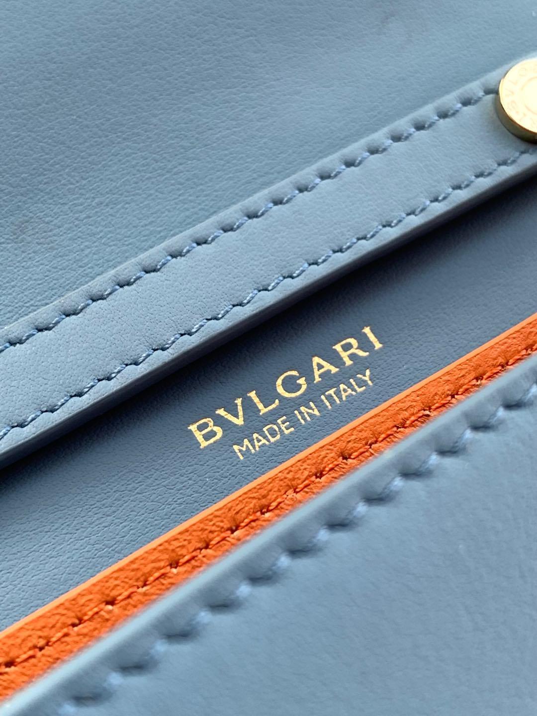 BVLGARI Logo Chain Wallet