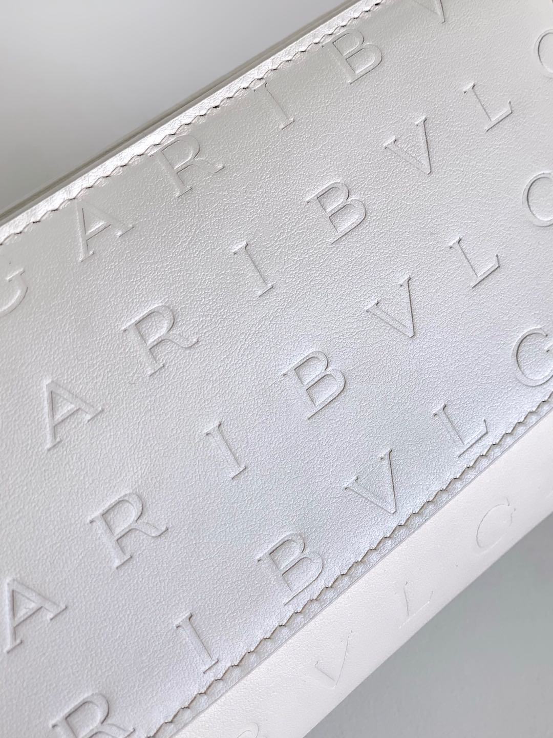 BVLGARI Logo Chain Wallet