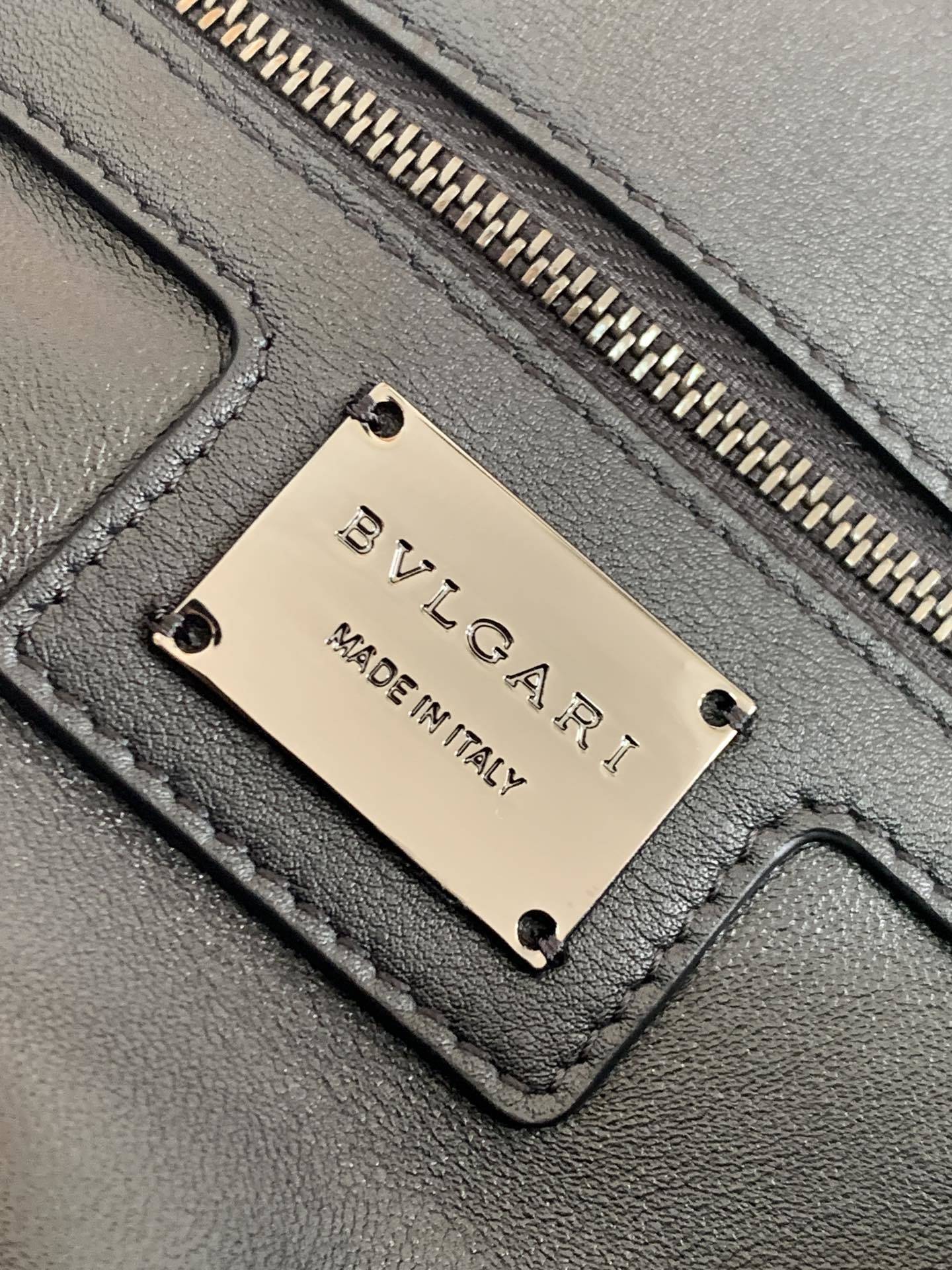 BVLGARI Serpenti Cabochon Shoulder Bag
