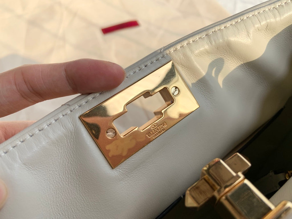 VALENTINO Rockstud Bucket Bag – Large