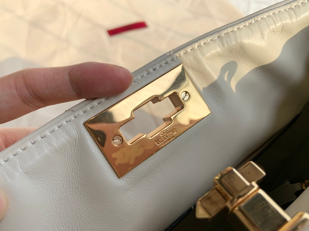 VALENTINO Rockstud Bucket Bag – Large