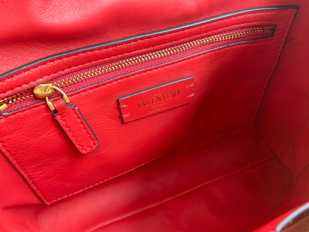 VALENTINO Rockstud Bucket Bag – Large