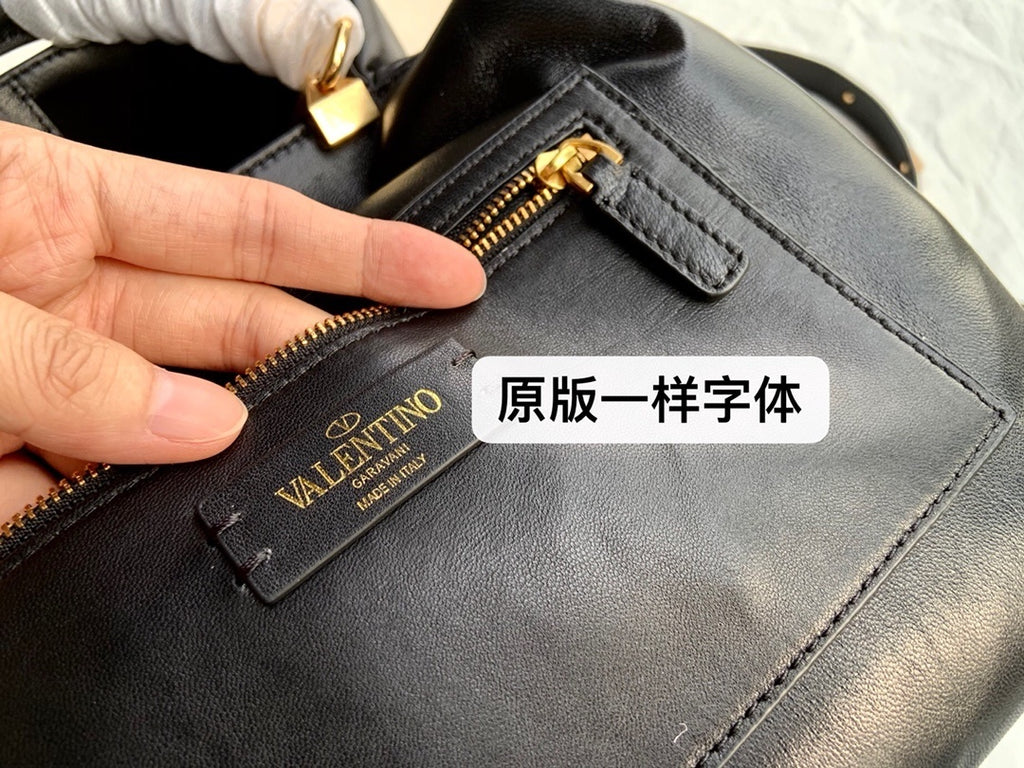 VALENTINO Rockstud Bucket Bag – Large